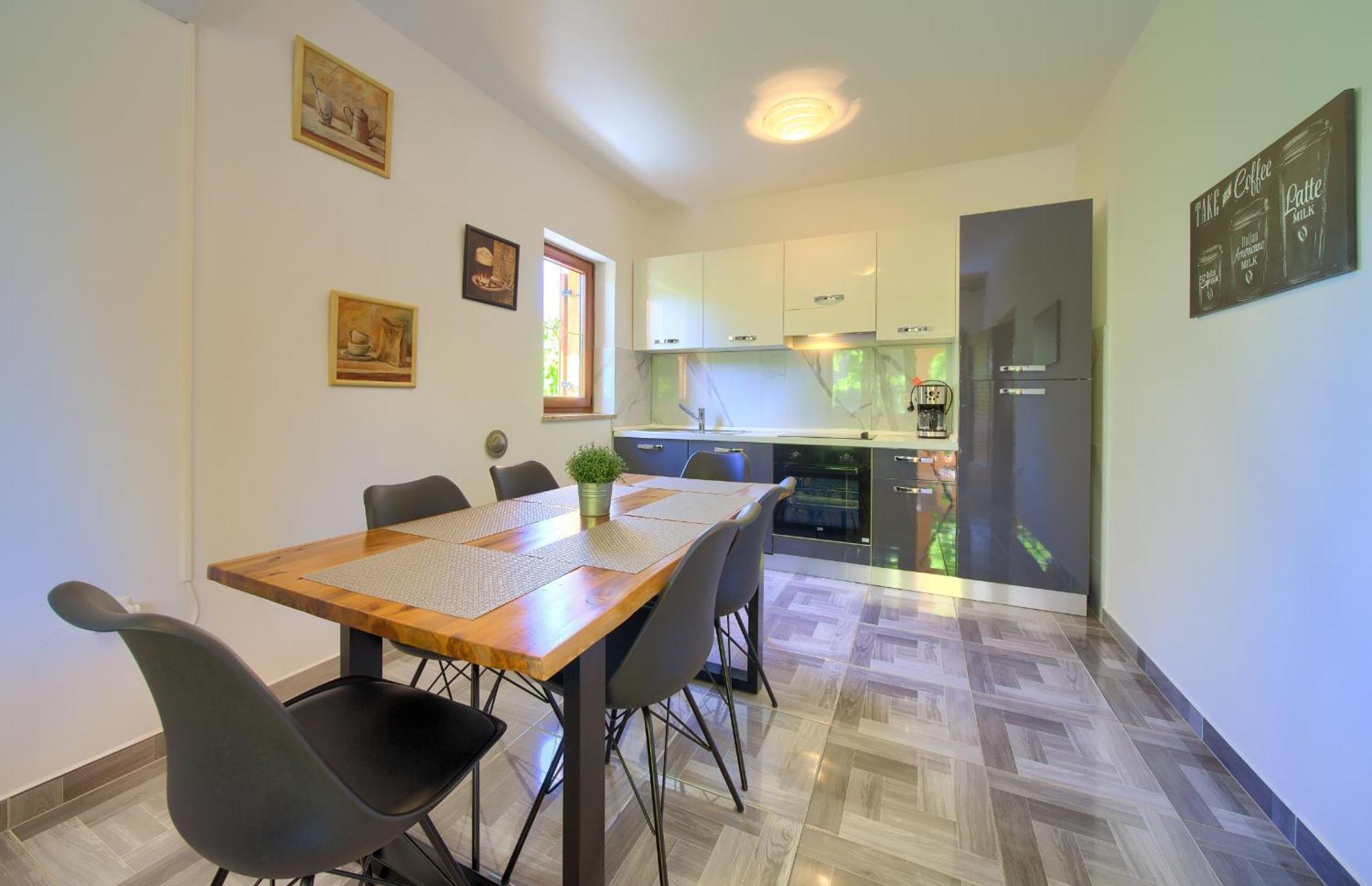 Apartment Bazina - Airconditioning, Parking, 500M From The Beach Krk Town Exterior photo